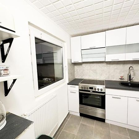 Mini Appartement Neben Theater ดุยส์บูร์ก ภายนอก รูปภาพ
