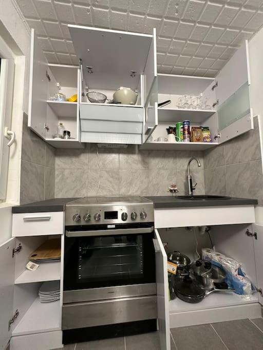Mini Appartement Neben Theater ดุยส์บูร์ก ภายนอก รูปภาพ
