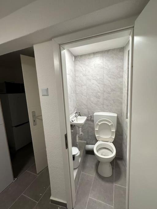 Mini Appartement Neben Theater ดุยส์บูร์ก ภายนอก รูปภาพ